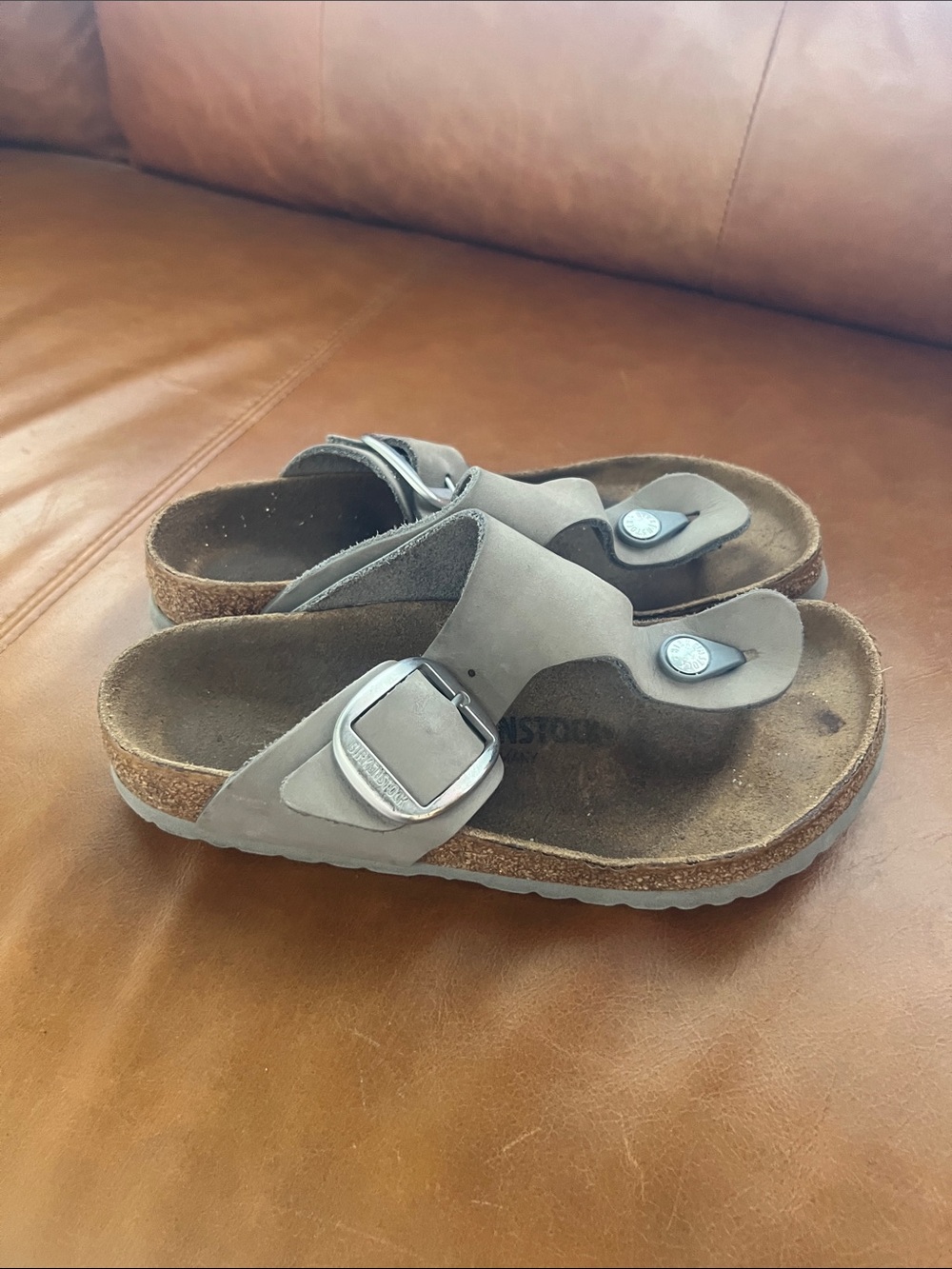 Birkenstock Gizeh Big Buckle sandal in Dove Grey size 36